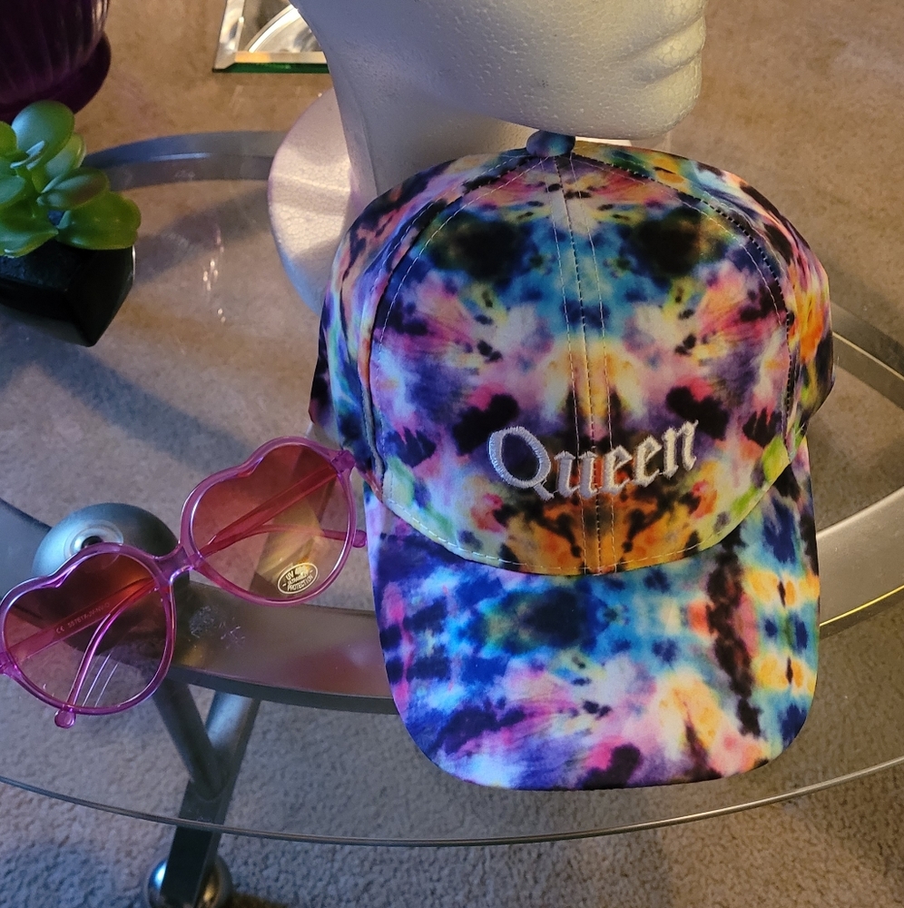 Heart Shaped Pink Shades W/ "Queen"Cap!! View 6